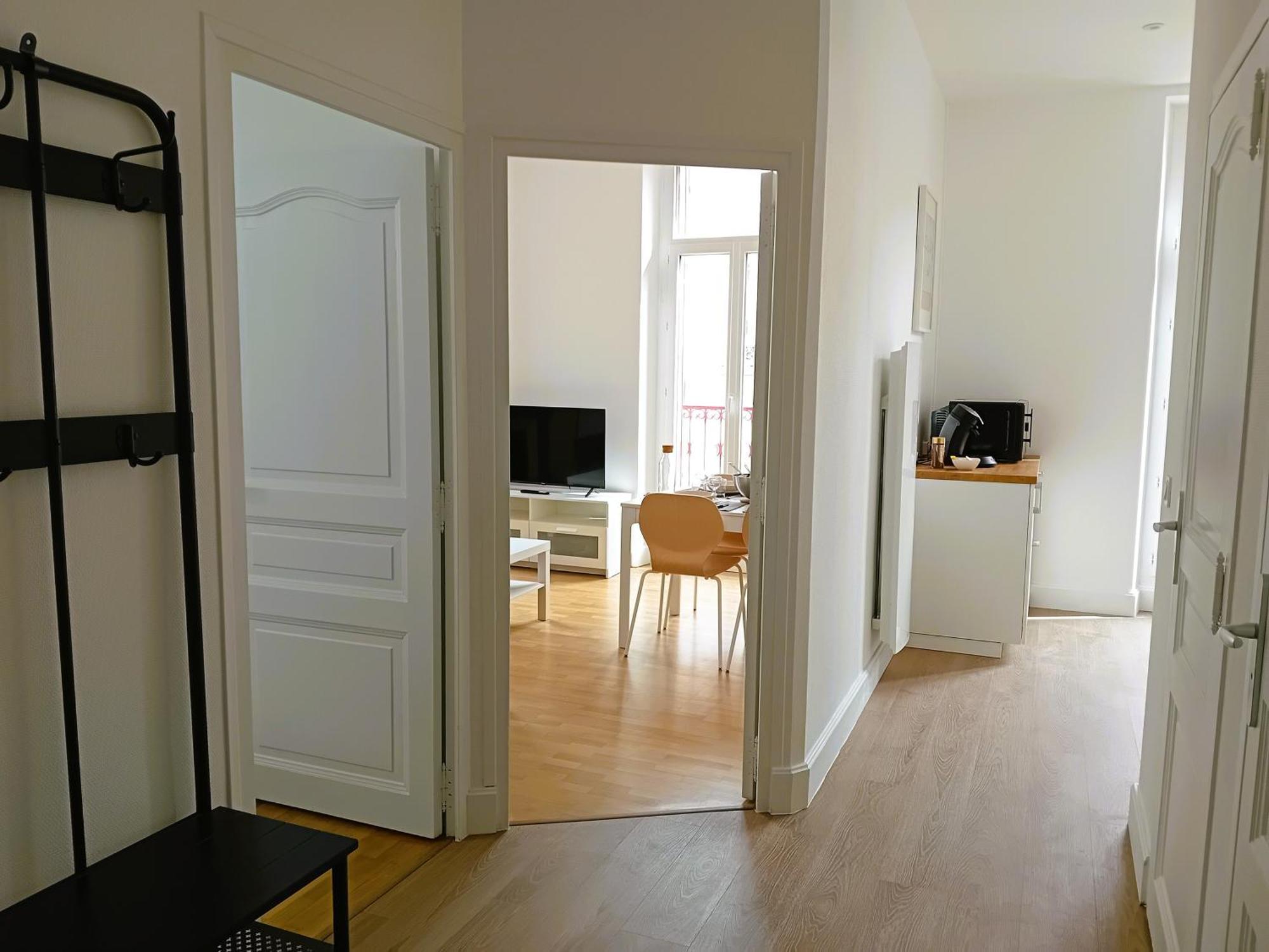 102 - Appart Renove Avec Grand Salon Et 1 Chambre - Tram Et Clinique Mutualiste A 1 Min Γκρενόμπλ Εξωτερικό φωτογραφία