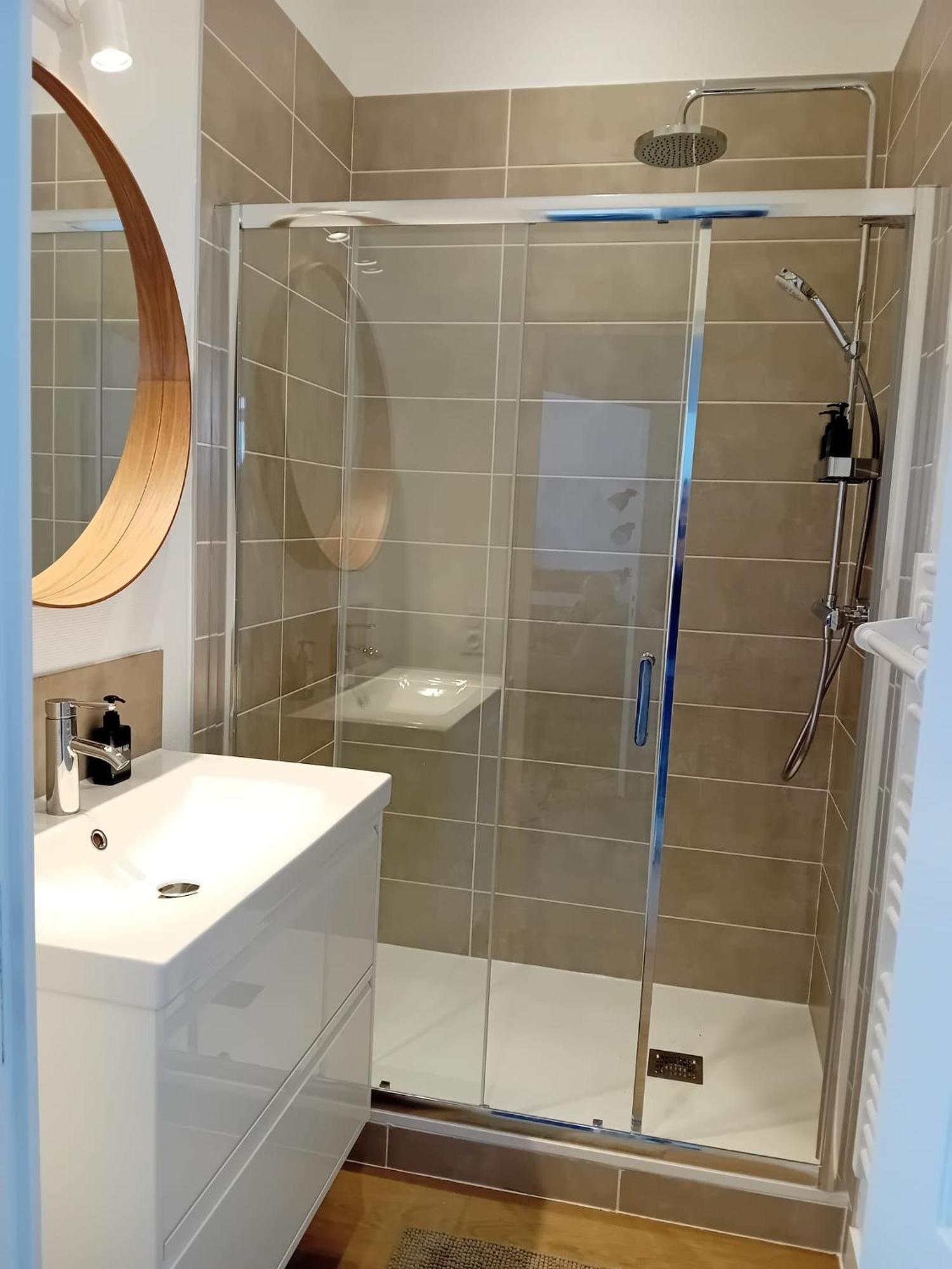 102 - Appart Renove Avec Grand Salon Et 1 Chambre - Tram Et Clinique Mutualiste A 1 Min Γκρενόμπλ Εξωτερικό φωτογραφία