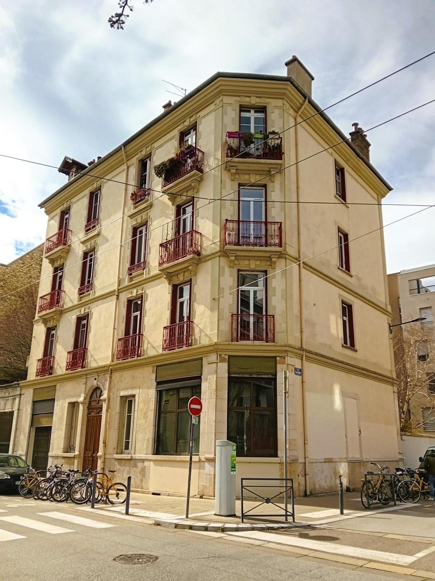 102 - Appart Renove Avec Grand Salon Et 1 Chambre - Tram Et Clinique Mutualiste A 1 Min Γκρενόμπλ Εξωτερικό φωτογραφία